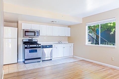 Floor plan for 2 beds, 1 bath, 632 sqft